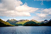 Le isole Lofoten Norvegia. A bordo dell'Hurtigruten Midnatsol tra Stokmarkens e Svolvaer attraverso il Raftsundet. 